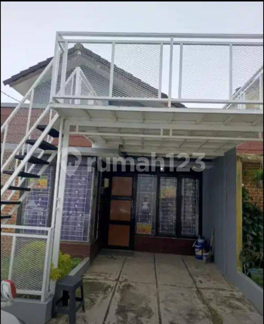 Bedahan Terrace House in Sawangan, Depok - Strategic Location