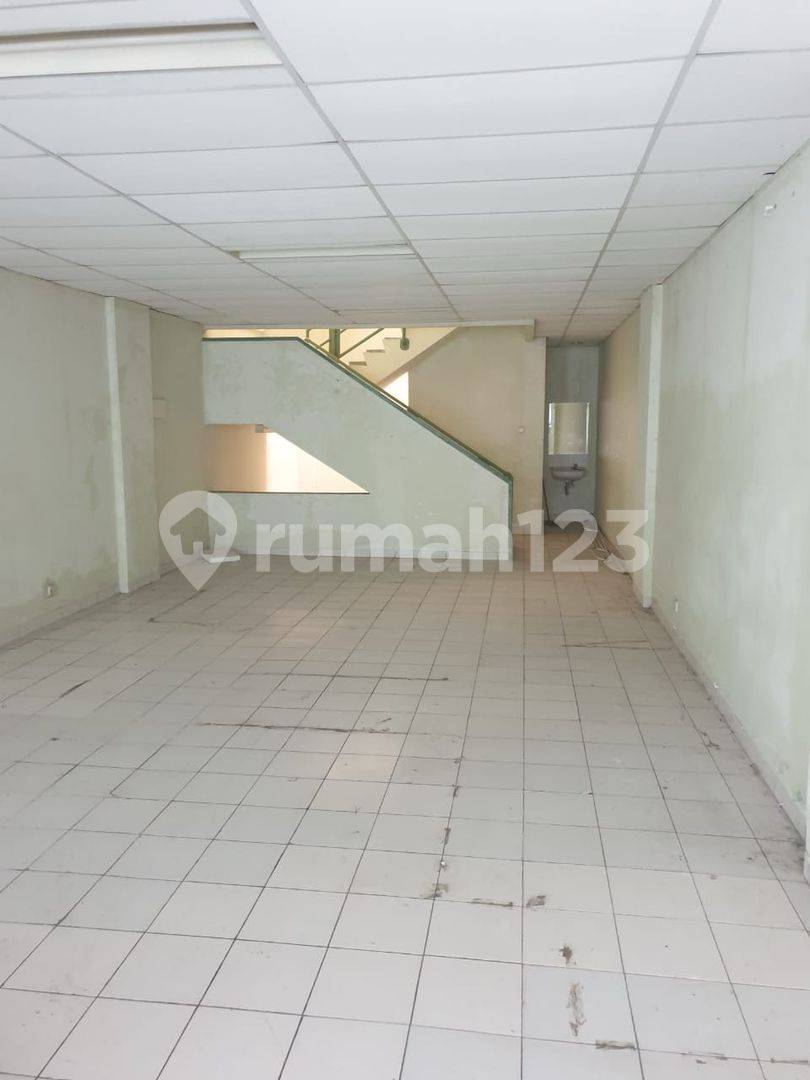 Коммерческая недвижимость (Ruko) в аренду - 240 м2, 3.5 этажа