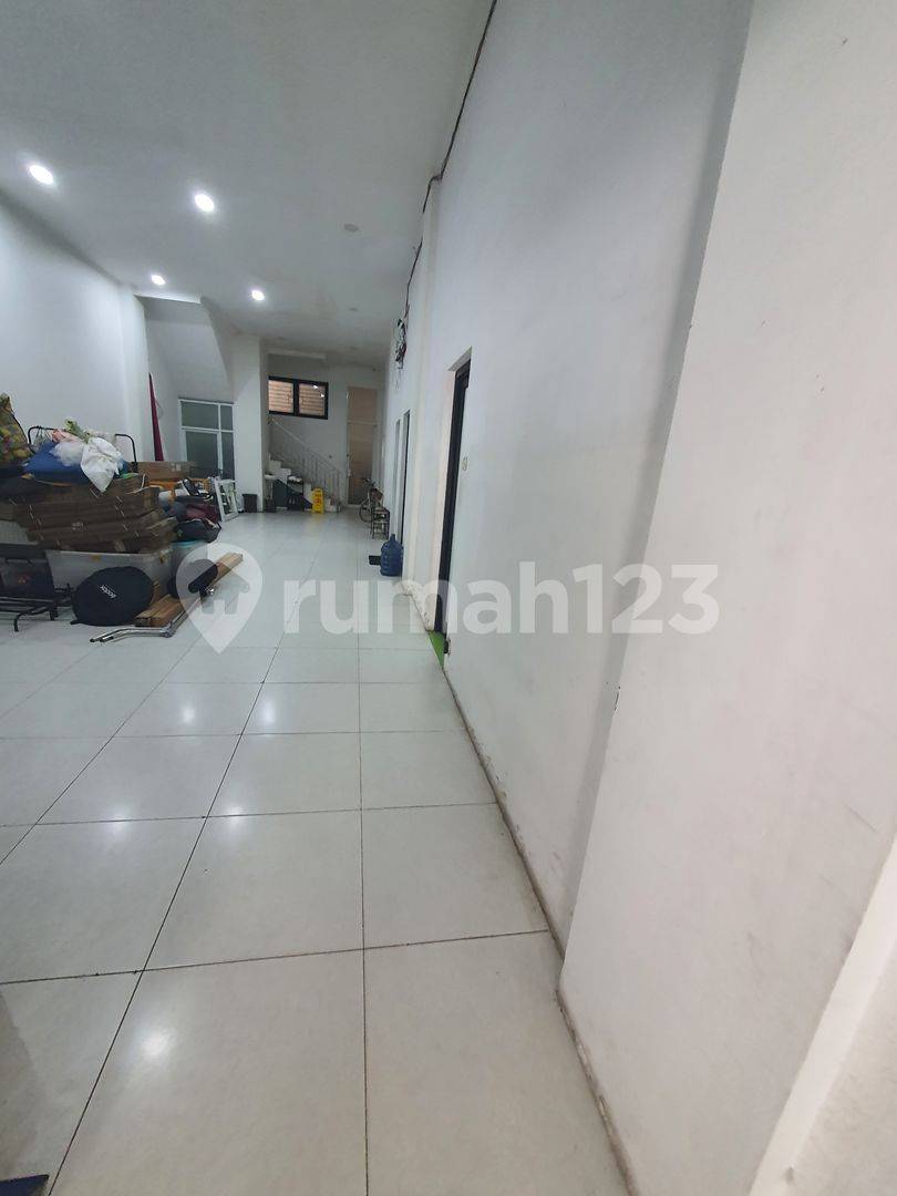 Prime Location in Sunter - Versatile Space for Business
