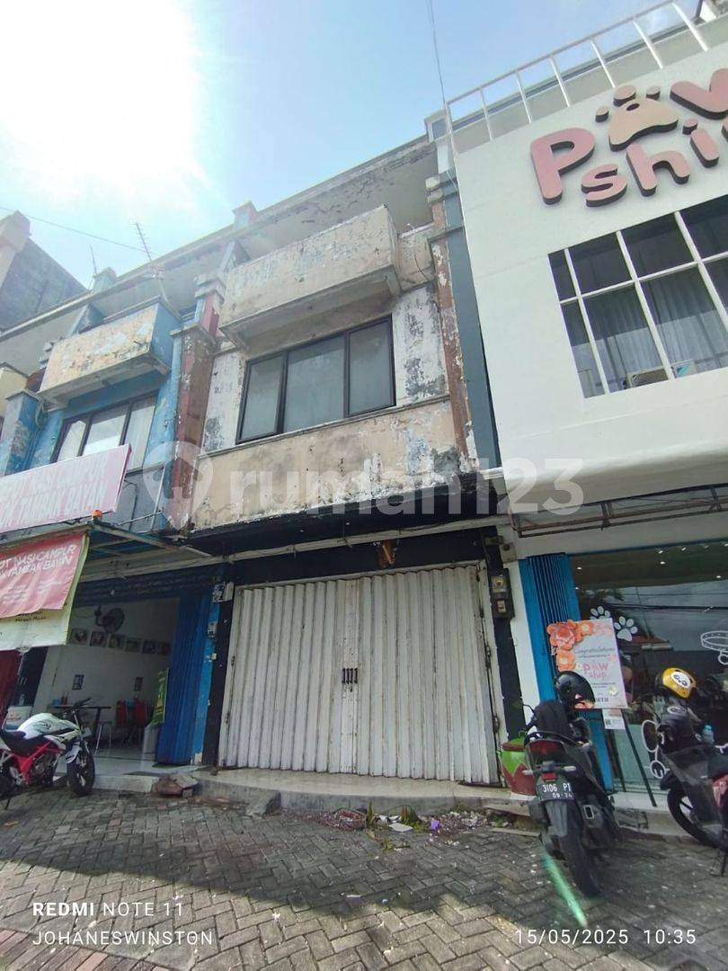 3-Story Ruko for Rent at Klampis Jaya, Near Gas Station