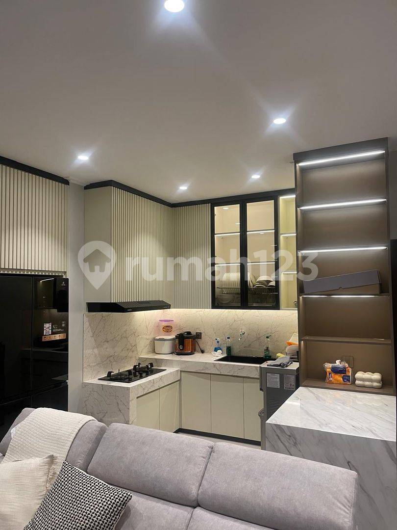 Modern 4-Bedroom House with Designer Interior PIK2