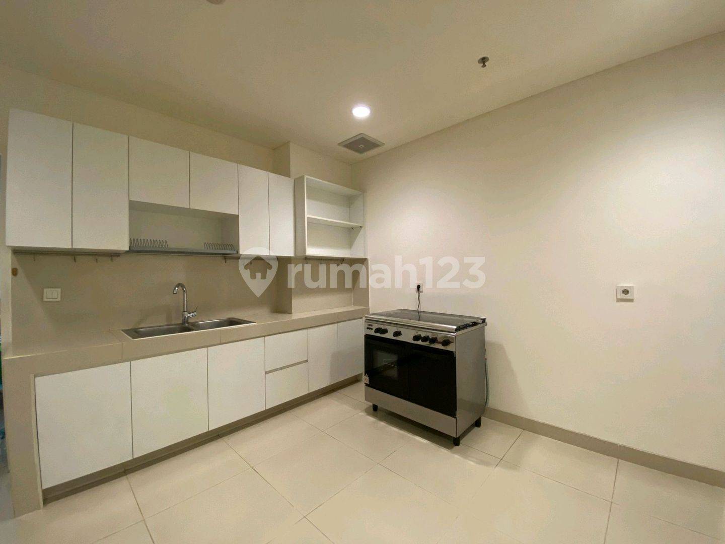 Pakubuwono Signature 4BR Luxury Apartment