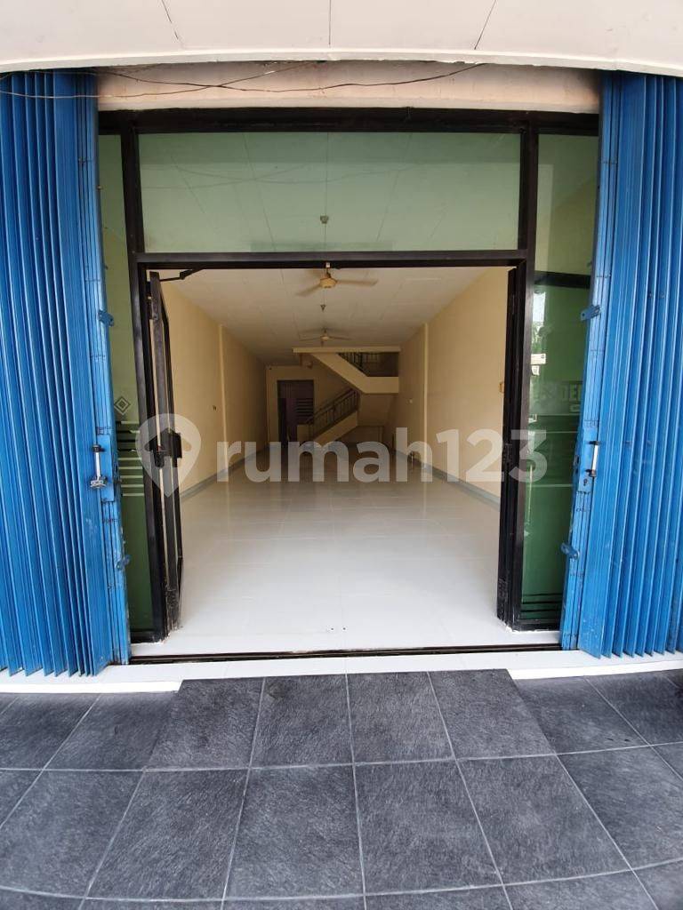 Commercial Space in Gading Serpong, Strategic Location Near Mall