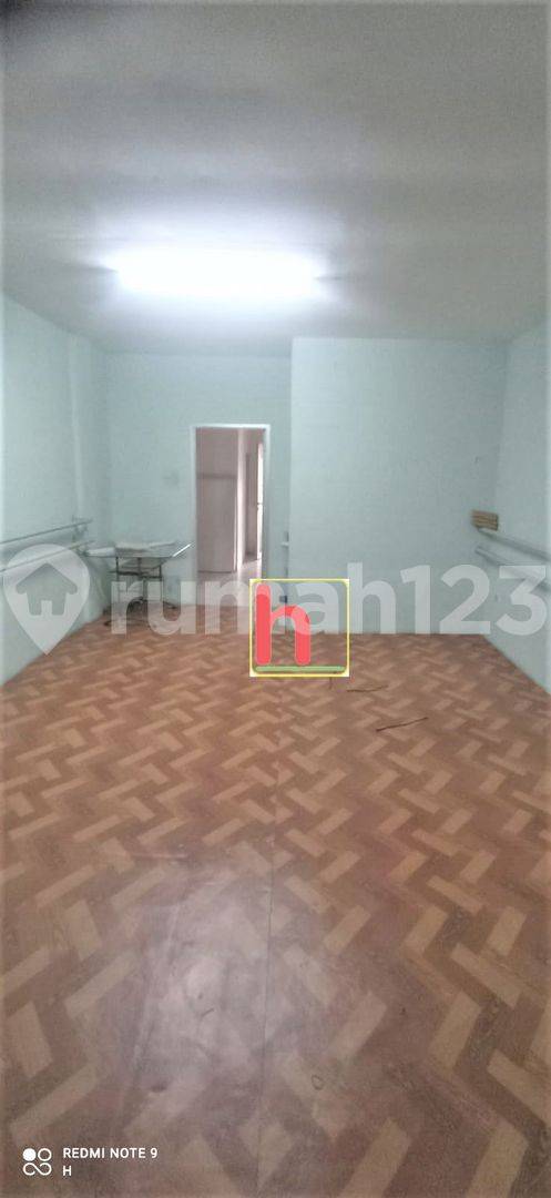 Ruko в оренду в Таман Палем Лестарі - 3 поверхи, 4.25x25м