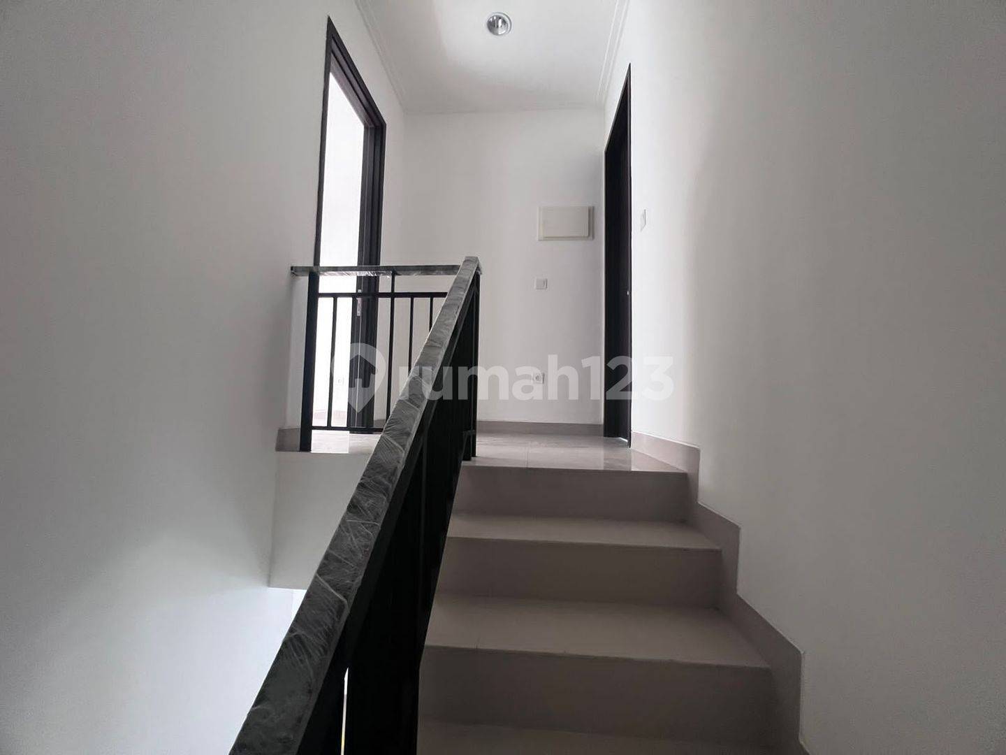 PIK 2 Millenial House - 3 Bedrooms, Strategic Location