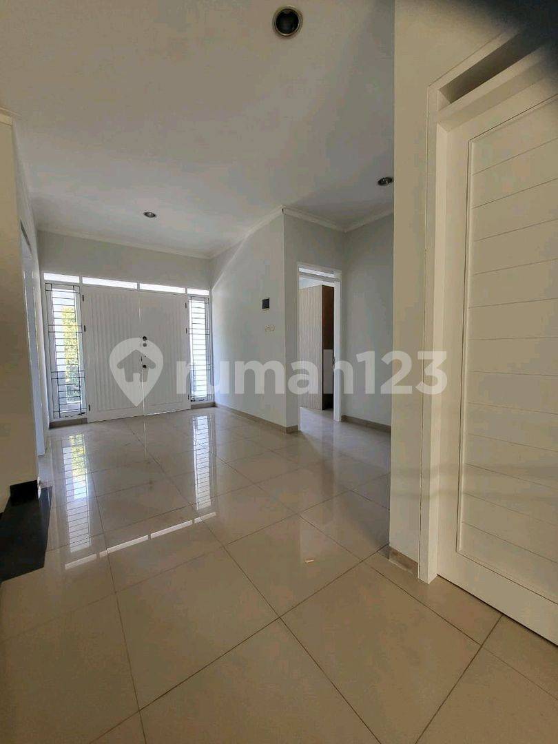 2-Story House in Batununggal, Fully Renovated
