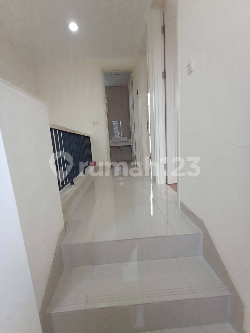 Strategically Located House Near Santa Laurensia School with Multiple Amenities