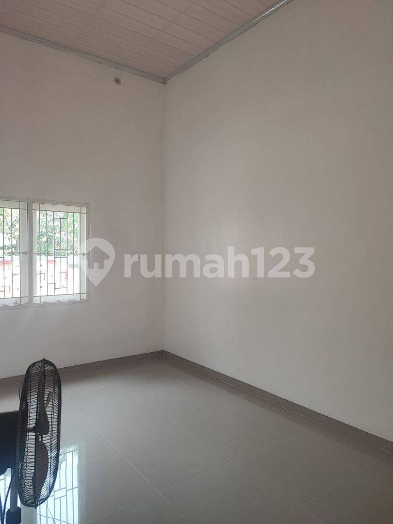 Minimalist House in Harapan Indah, Bekasi
