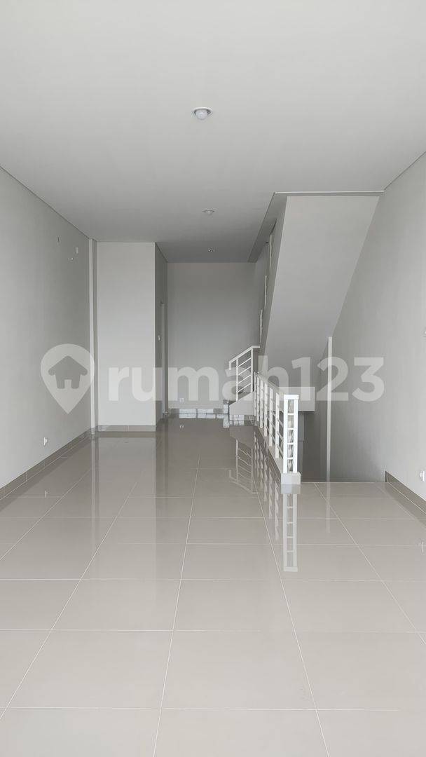 Modern Ruko in Curug with Strategic Location and Facilities