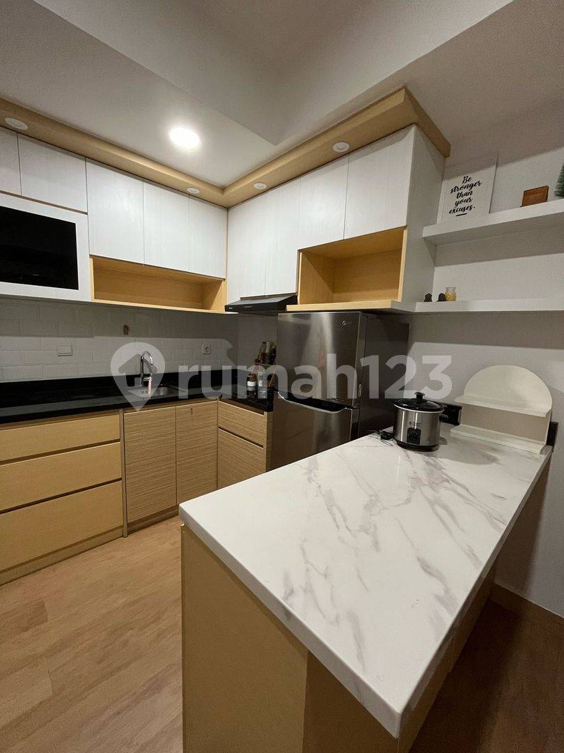 Fully Furnished Ready-to-Move Apartment with City View