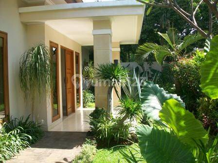 Spacious 4BR House in Kemang with Pool and Garden