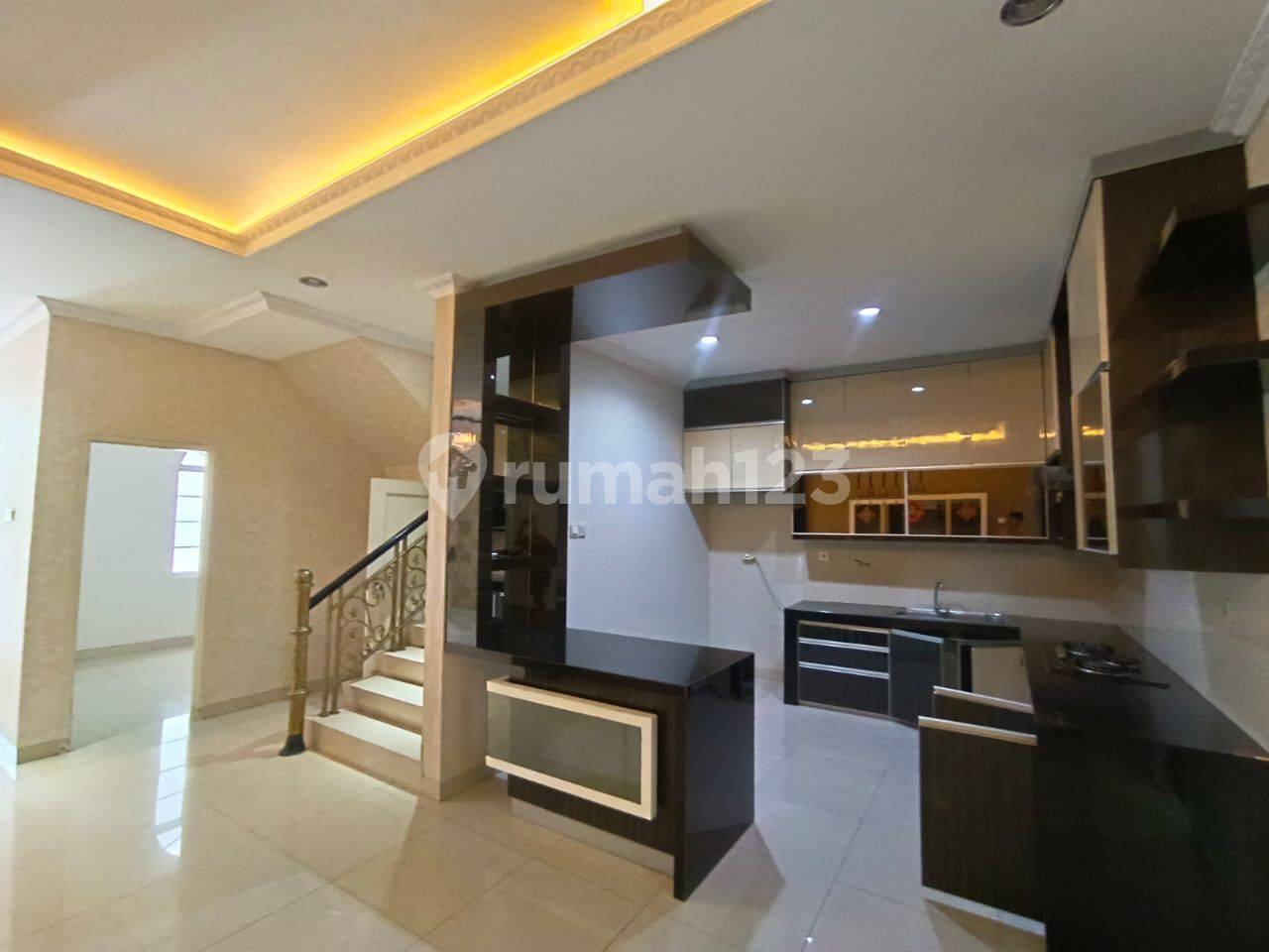 Стратегиялық PIK 1 үйі - 2 қабат, толық жабдықталған, 208м2
