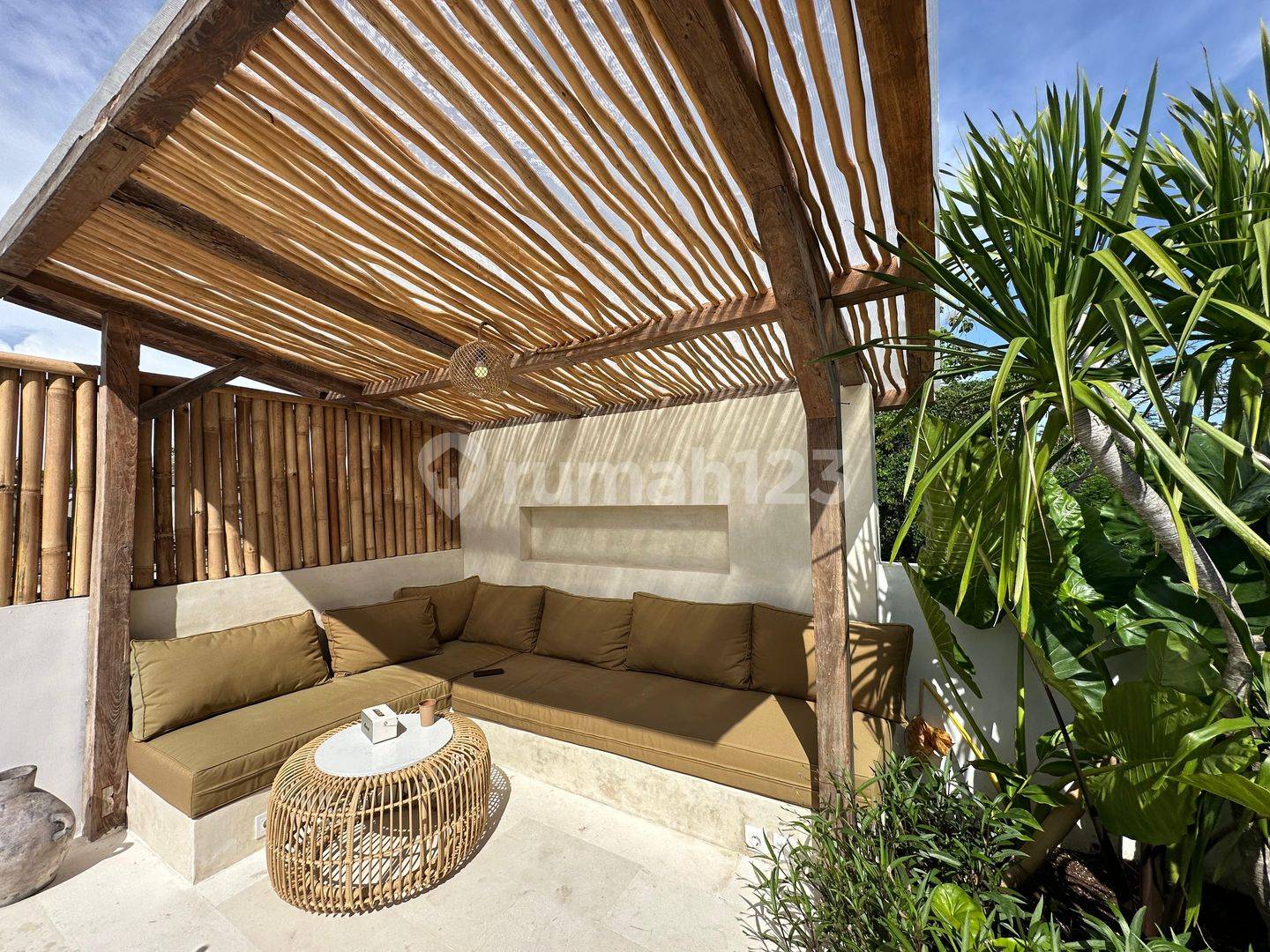 Stylish Villa Near Padang-padang Beach with Private Pool