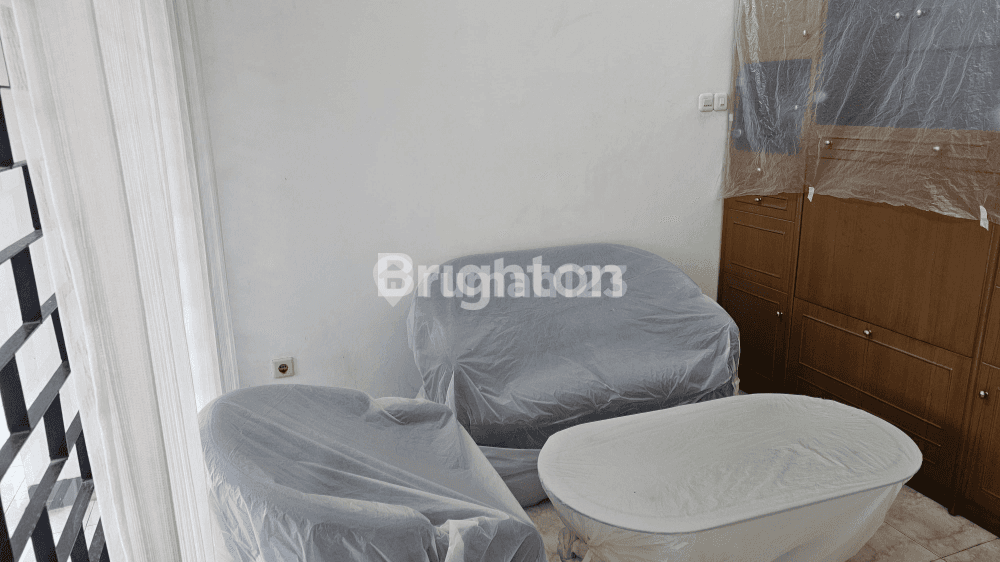 Rumah Kertajaya Indah - Spacious 3-Bedroom House in Surabaya