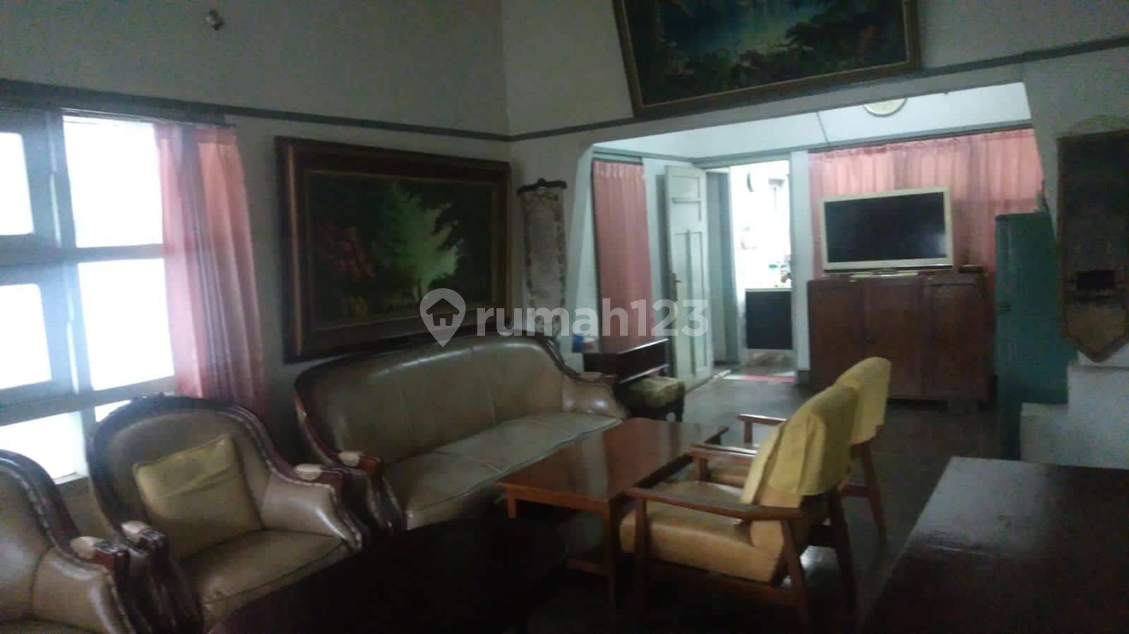 Main Road Property near Culinary Business Area