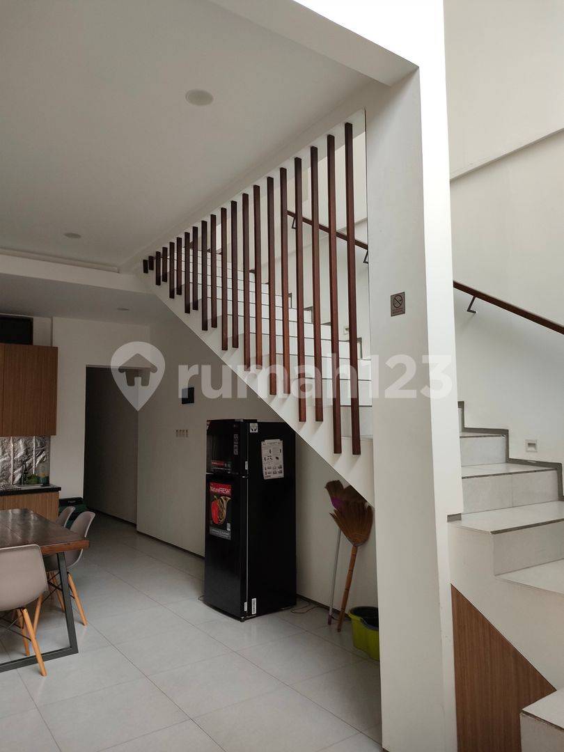 Spacious 5-Bedroom House near City Center, Universities, and Hospital