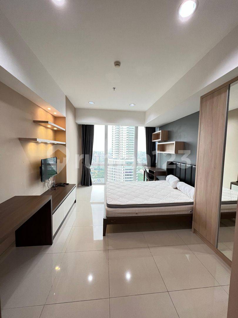 Luxury 5-Star Hotel-Style Apartment Near UPH University