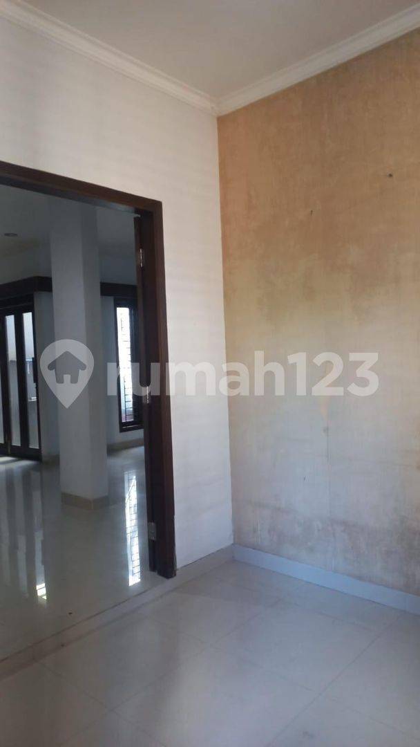 Spacious 4+1 Bedroom House in Renon, Denpasar