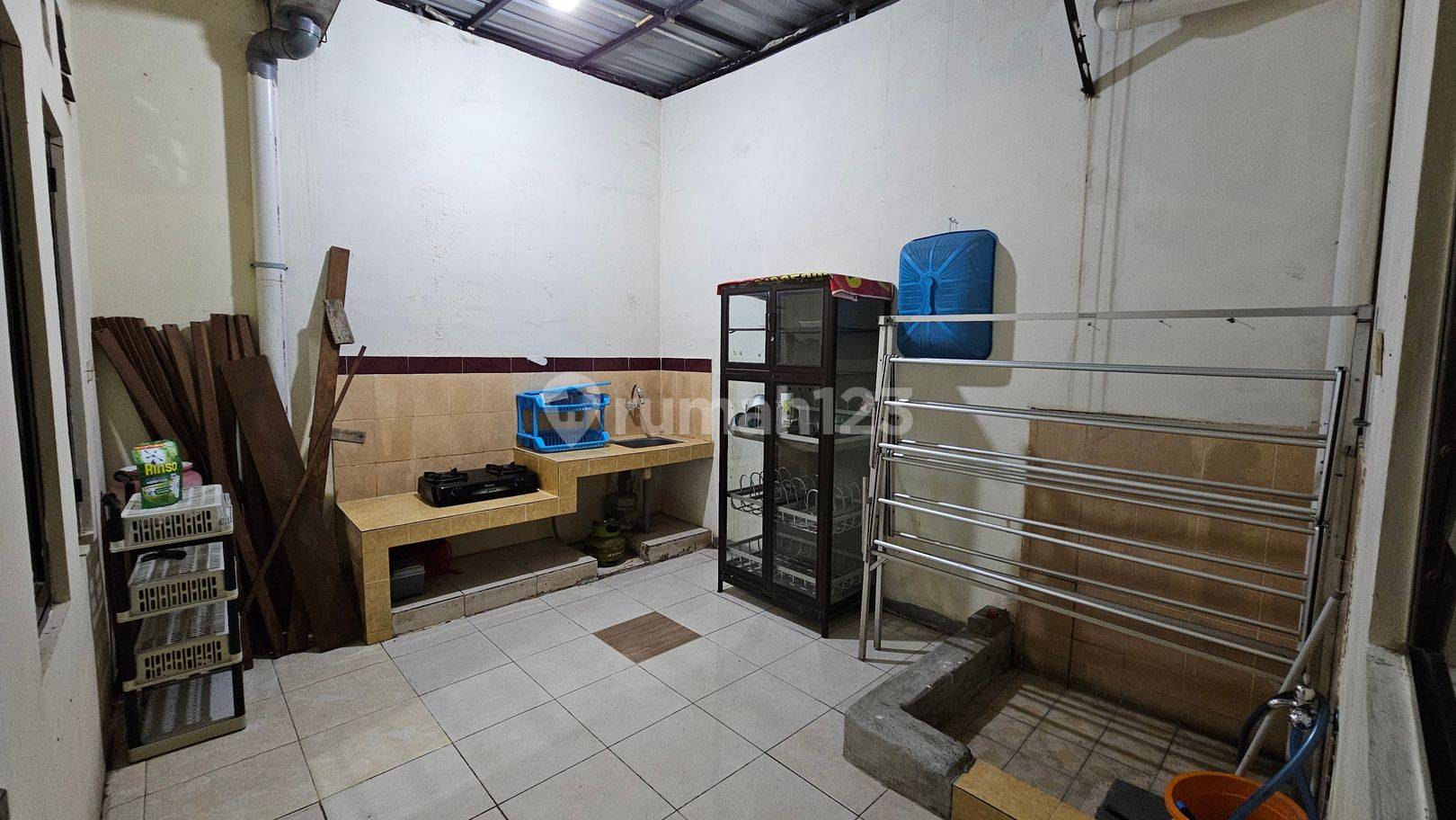 One Gate System Property Near Universities with 24/7 Security