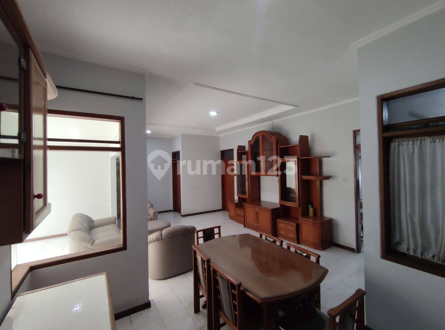Minimalist 1-Floor House in Batununggal, Bandung - Strategic Urban Location
