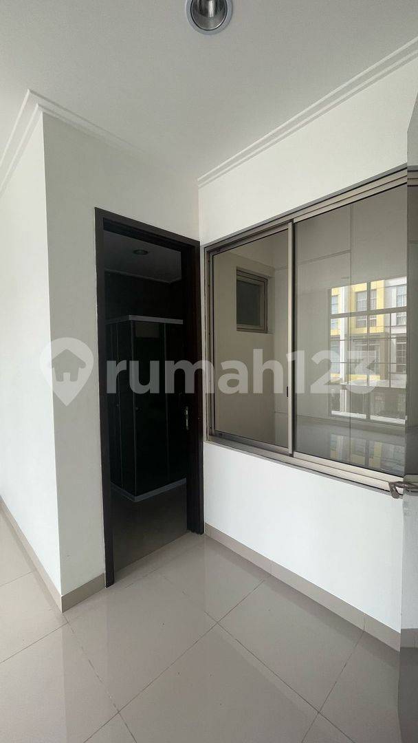 Modern 3-Bedroom Townhouse in Cluster Miami Complex