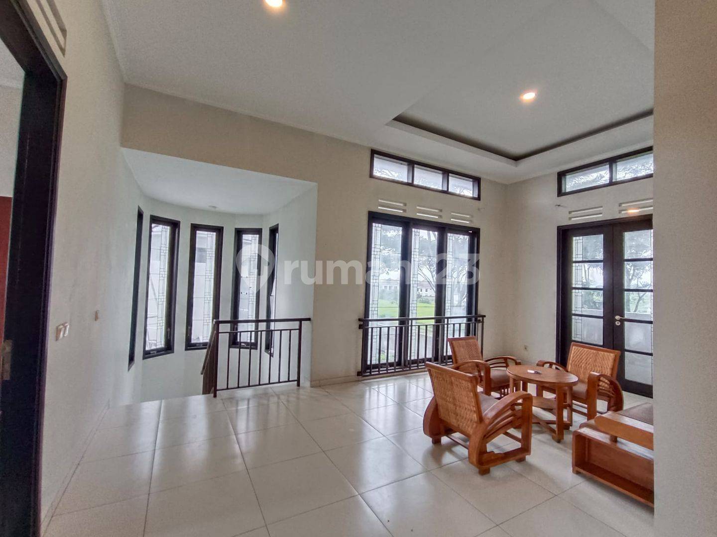 2-Story Furnished House with Valley View for Daily Relaxation