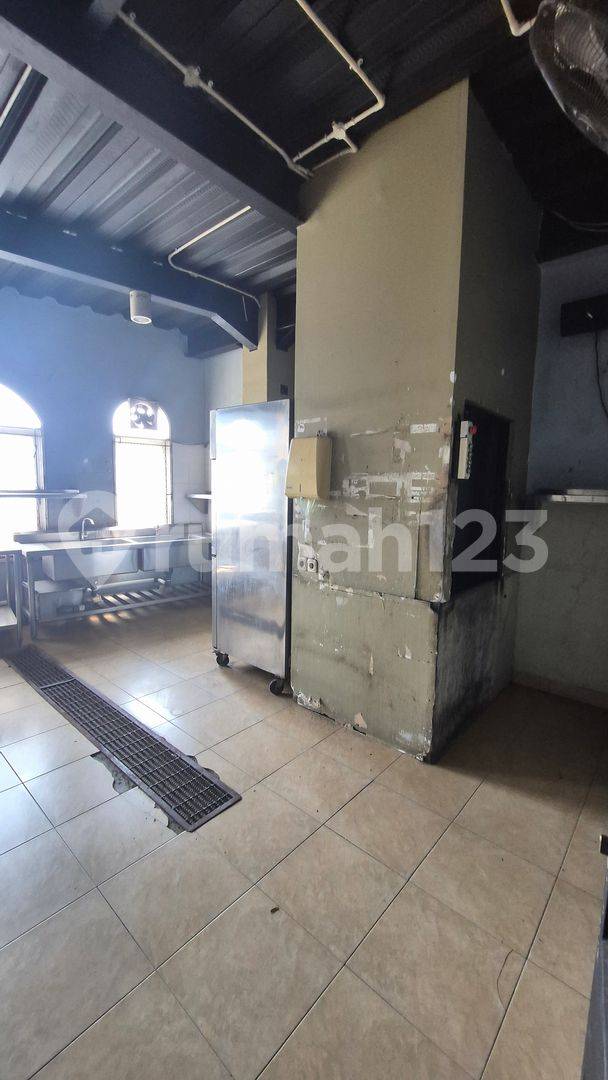 3.5 Story Commercial Shophouse with Extensive Facilities