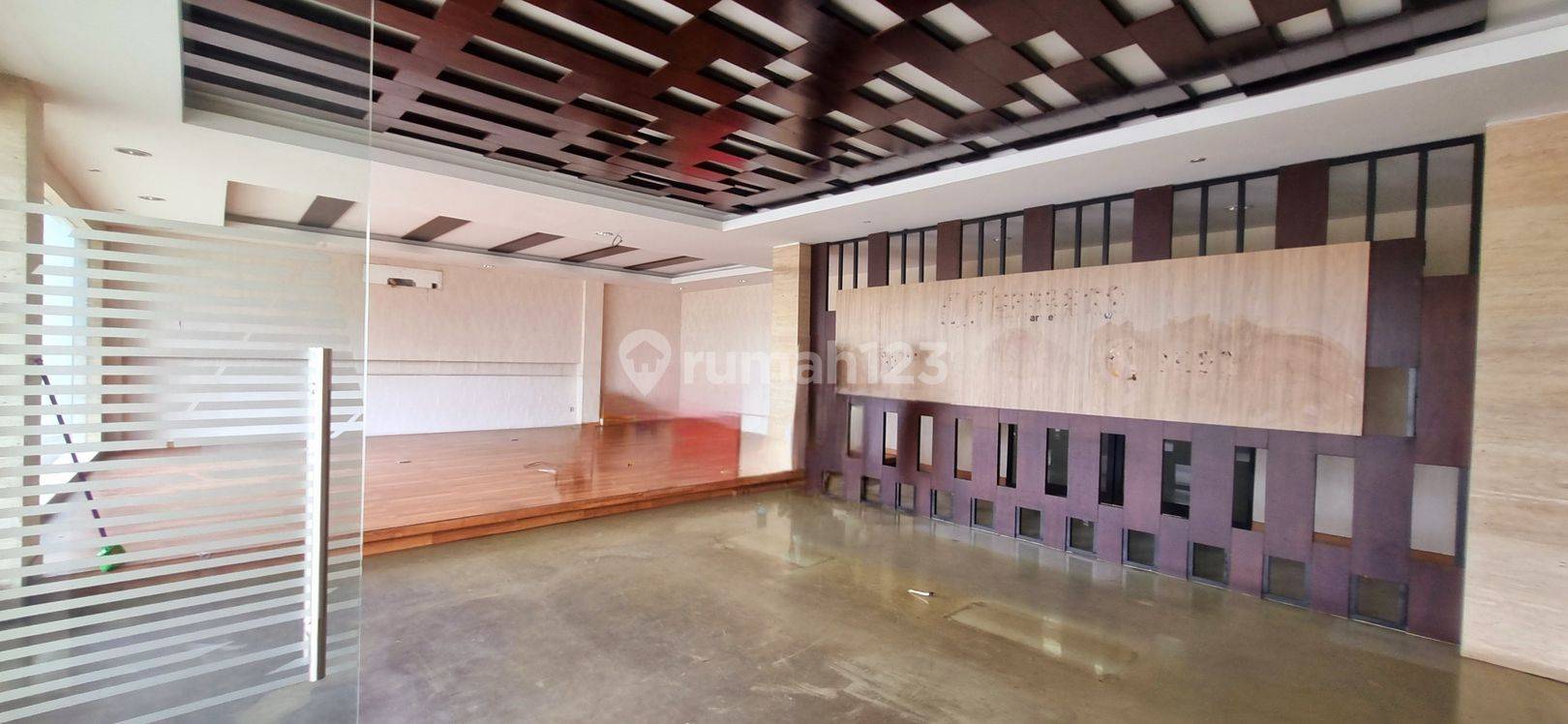 Modern Industrial Warehouse in Delta Silicon Industrial Park