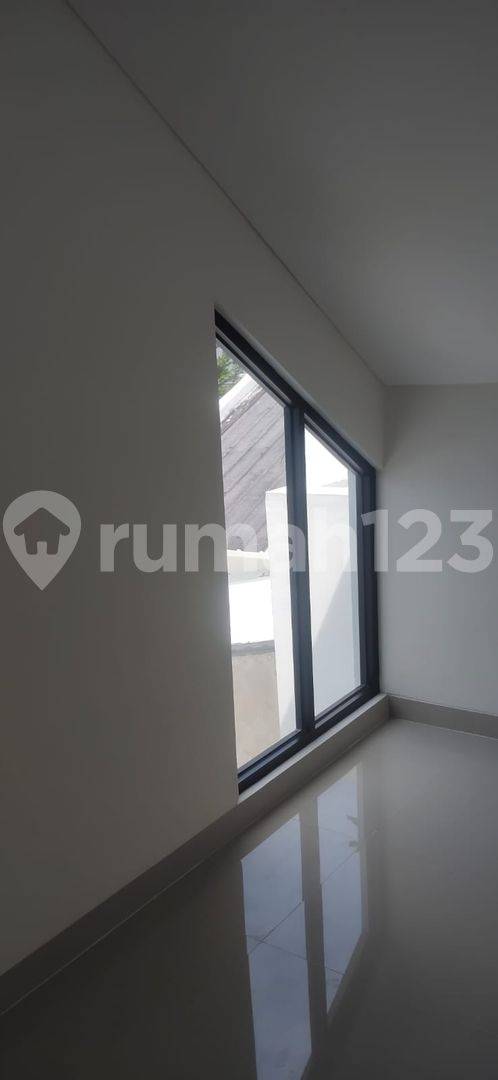 3-Story House in JGC Area with 3 Bedrooms