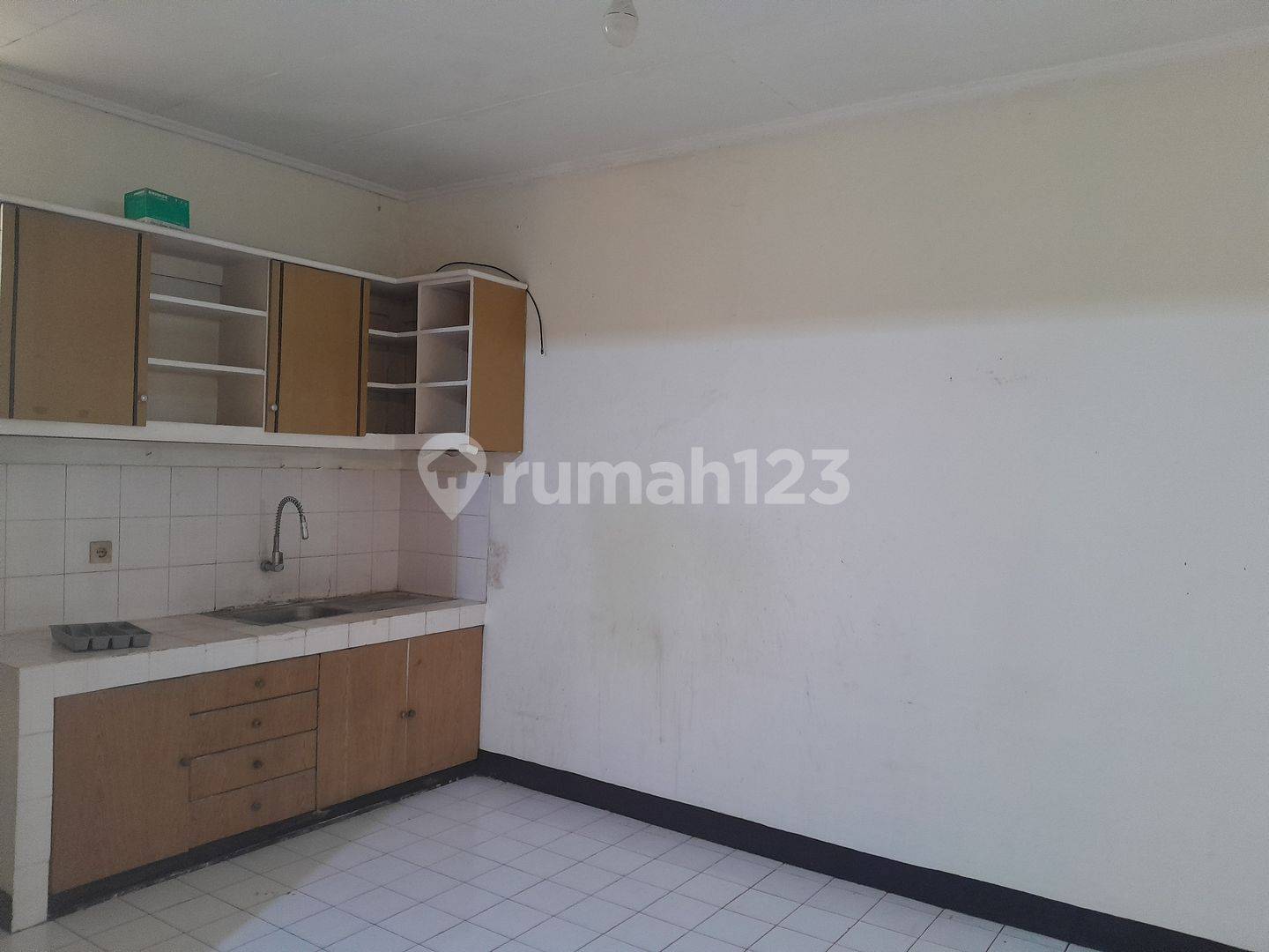 House in Kopo Permai, Ready to Move In, Near Schools and Amenities