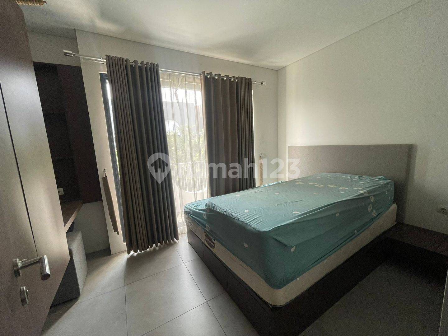 Modern Fully Furnished House Near BSD Toll and Amenities