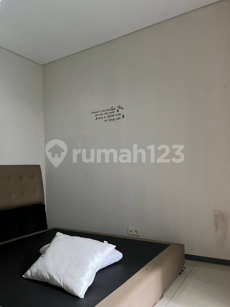Kebayoran Senopati Luxury Rental: Spacious 5-Bedroom House with Pool