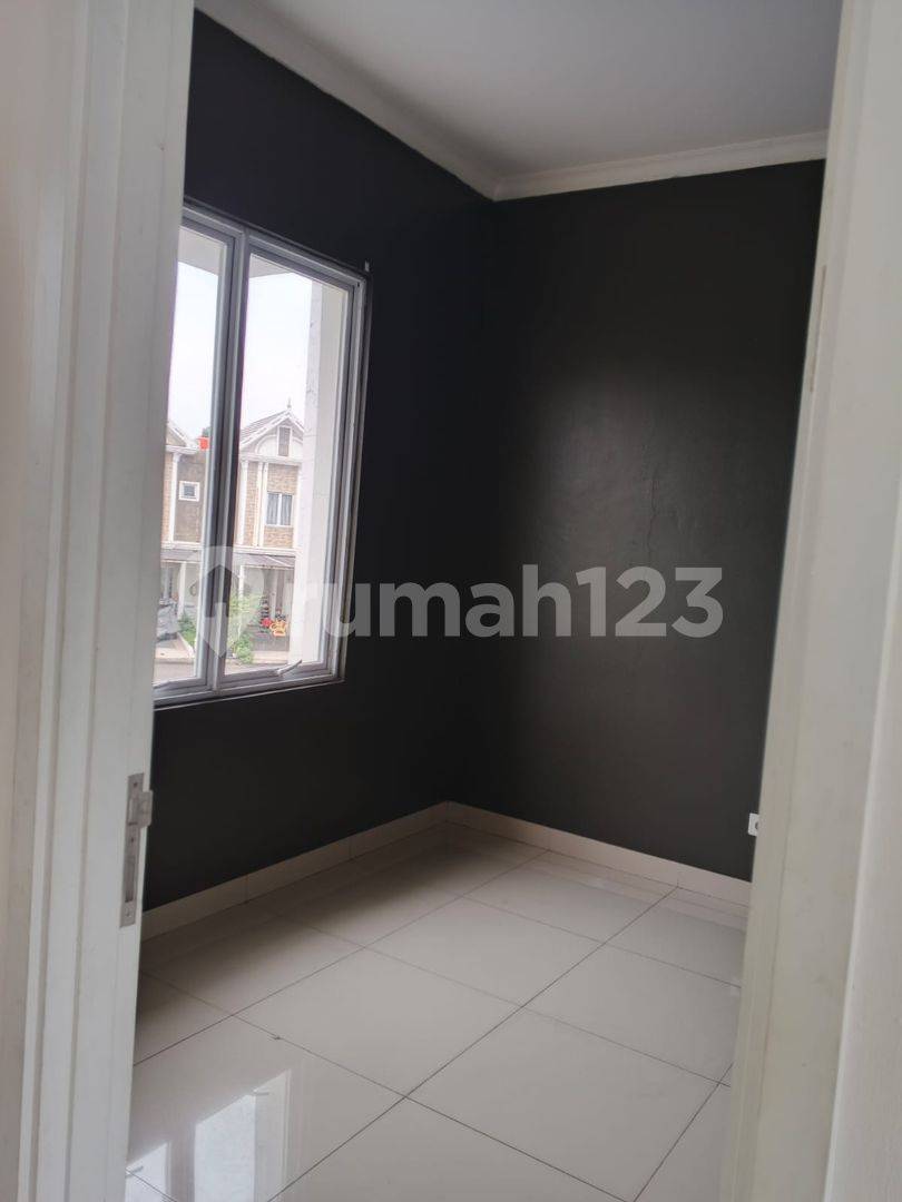 2-поверховий будинок у Thames Cluster, Jakarta Garden City
