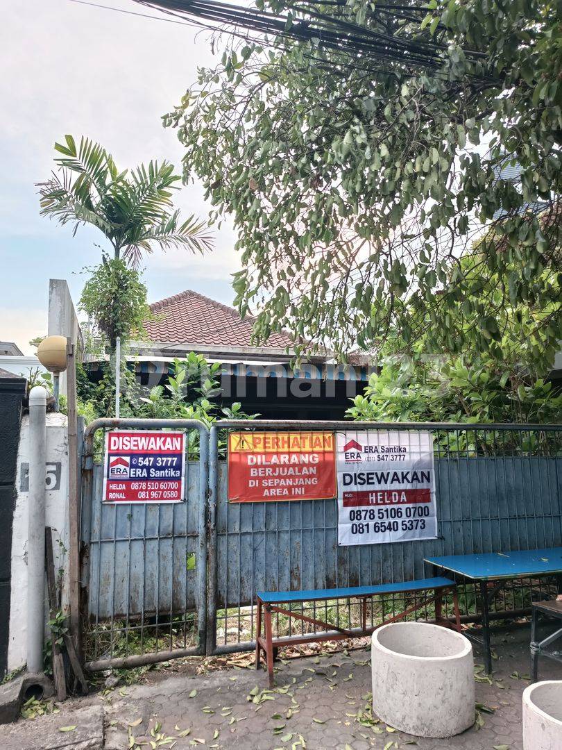 Commercial Property in Central Surabaya - Ideal for Bank, Office, Cafe, Clinic