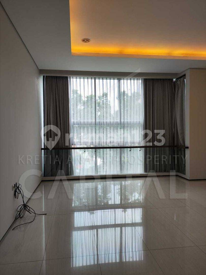 Modern 3-Story Commercial Minimalist House in Cihampelas, Bandung