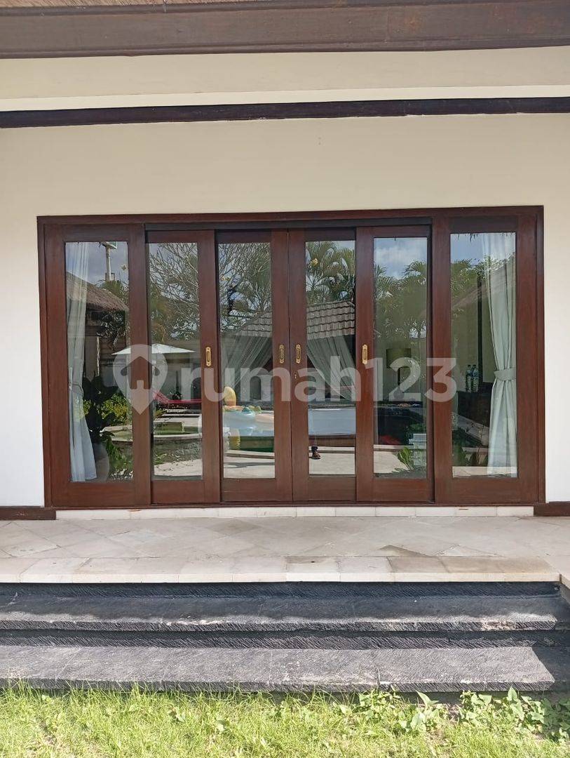 Luxurious 3-Bedroom Villa in Jimbaran with Private Pool and Jacuzzi