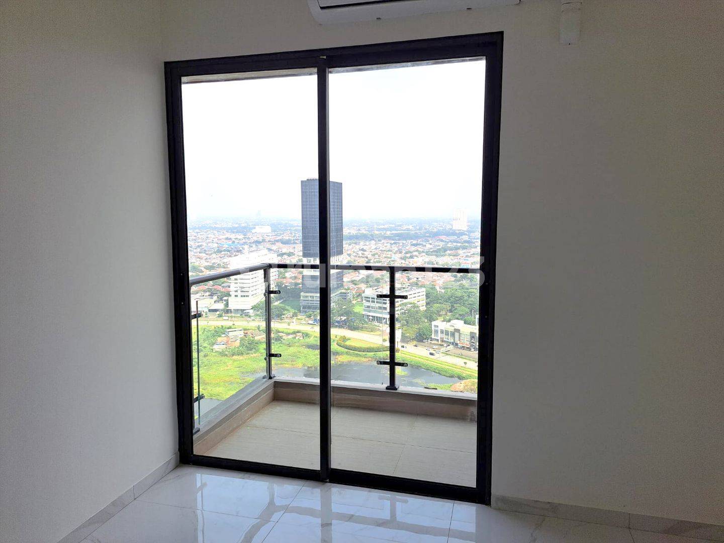 Квартира SKY HOUSE в Алам Сутера - 2 спальни, без мебели