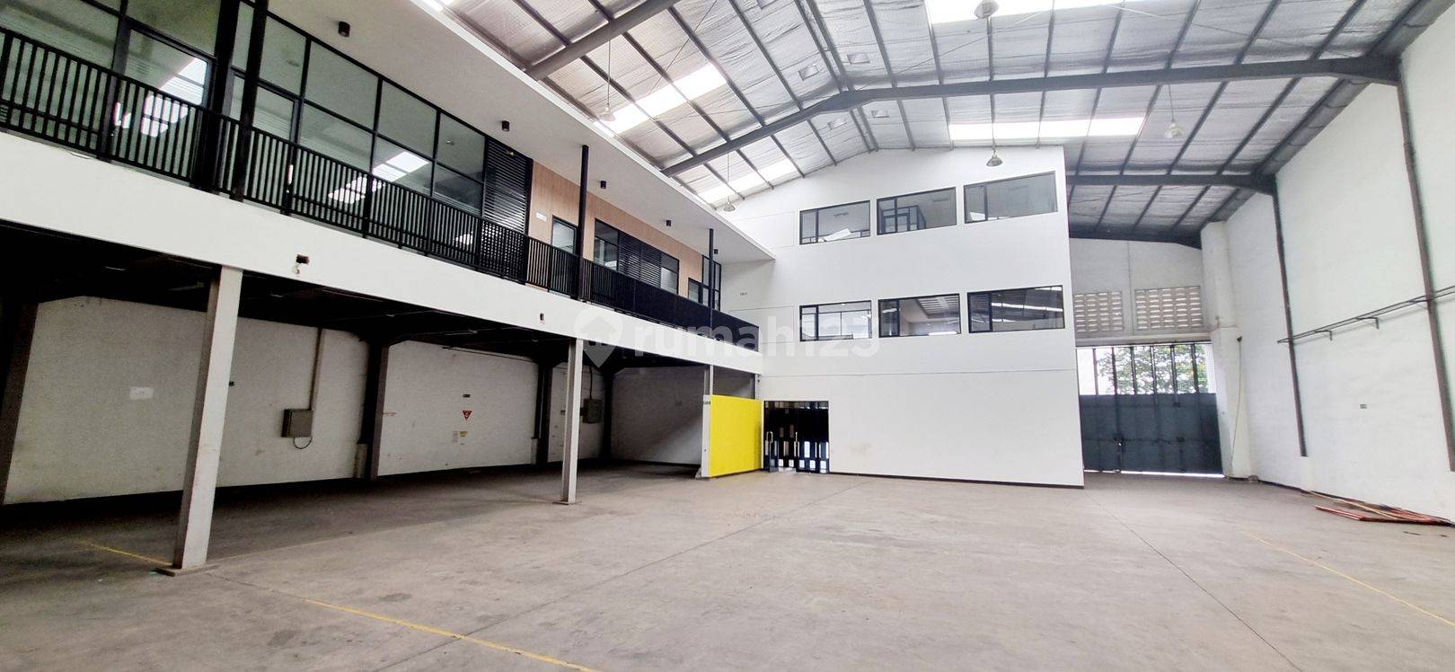 Modern Industrial Warehouse in Delta Silicon Industrial Park