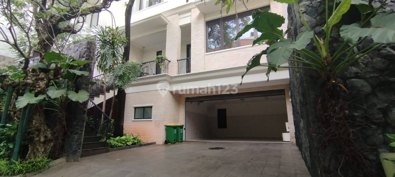Kemang Area Private House - 3 Bedrooms + Study Room, Private Pool