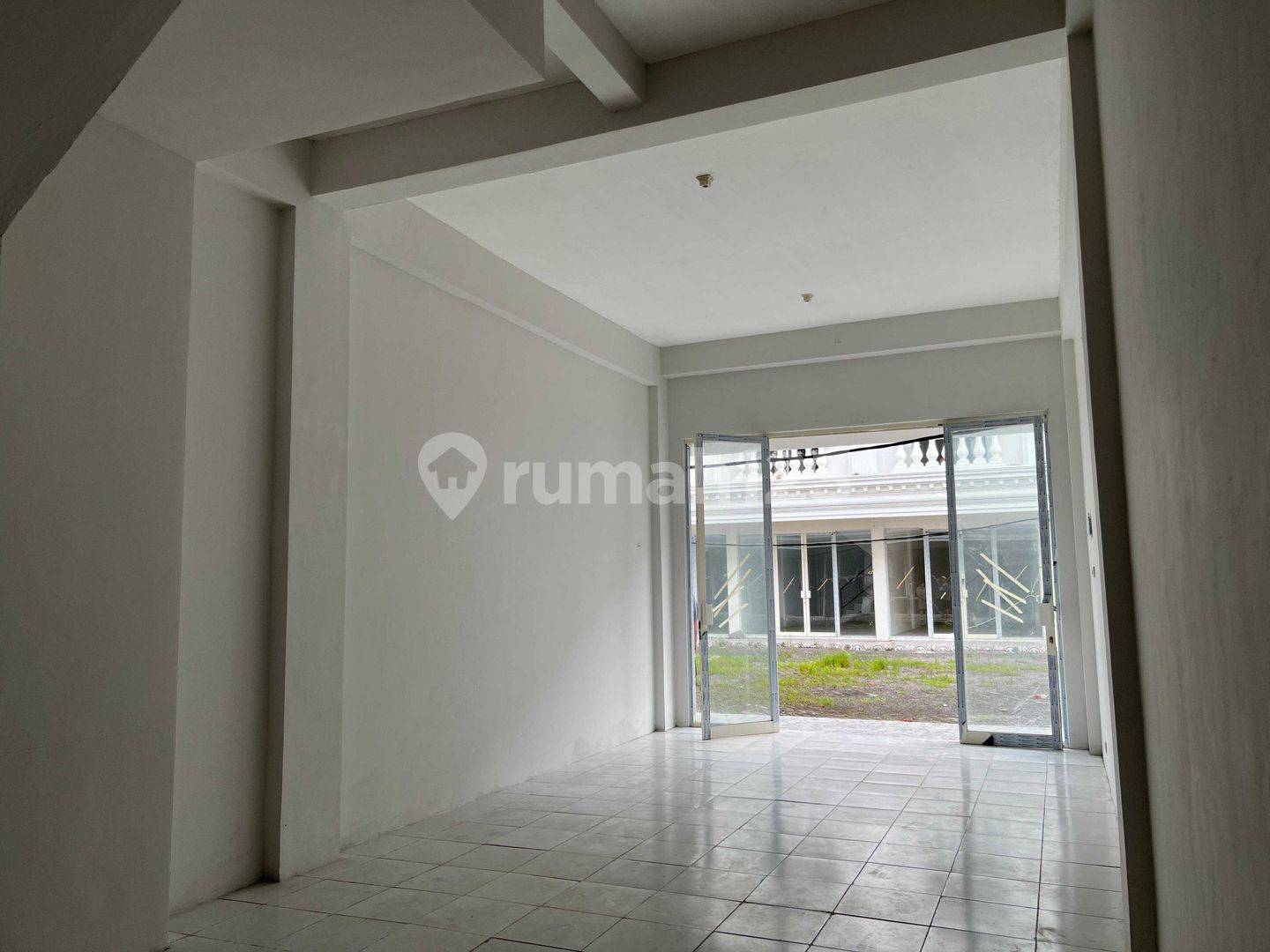 Commercial Area with Parking - Ruko Royal Palace Sidoarjo